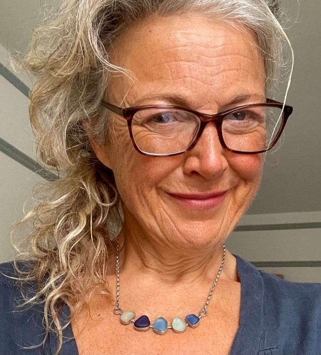 Headhsot image of Julie Stone